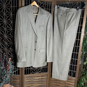 NWT JOSEPH ABBOUD DARK TAN SUIT see price  tag for size.